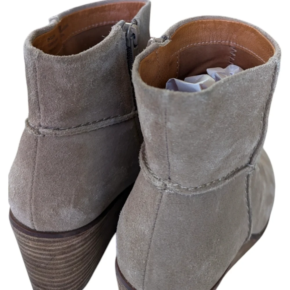 Lucky Brand Zollini, Split Suede, Wedge-Heel‎ Ankle Boot in Dune 7.5zM